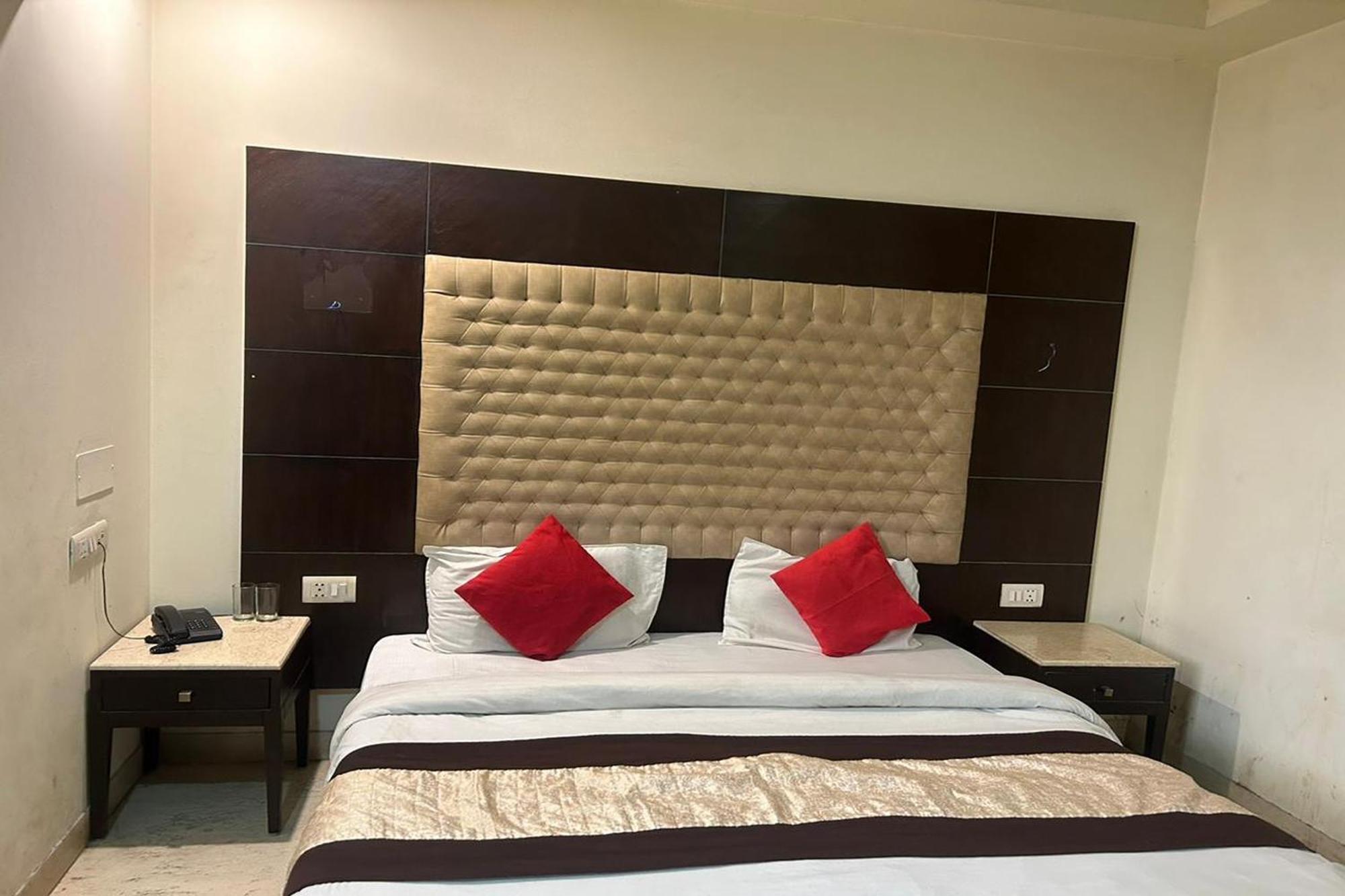 The Metropolis Guest House Near Rk Ashram Metro Station ニューデリー エクステリア 写真