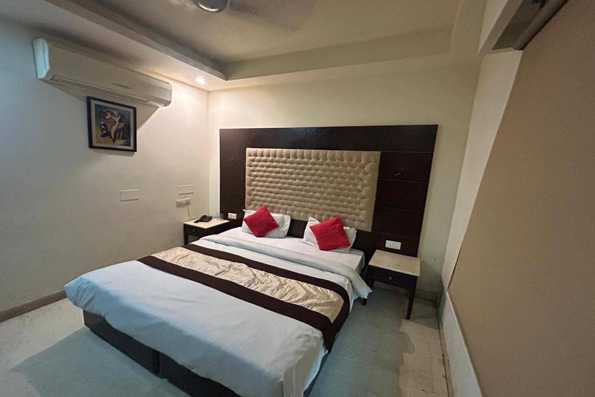 The Metropolis Guest House Near Rk Ashram Metro Station ニューデリー エクステリア 写真