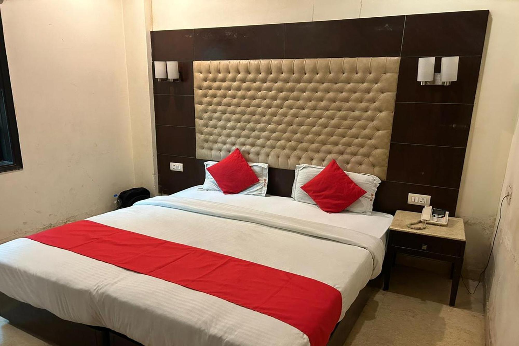 The Metropolis Guest House Near Rk Ashram Metro Station ニューデリー エクステリア 写真