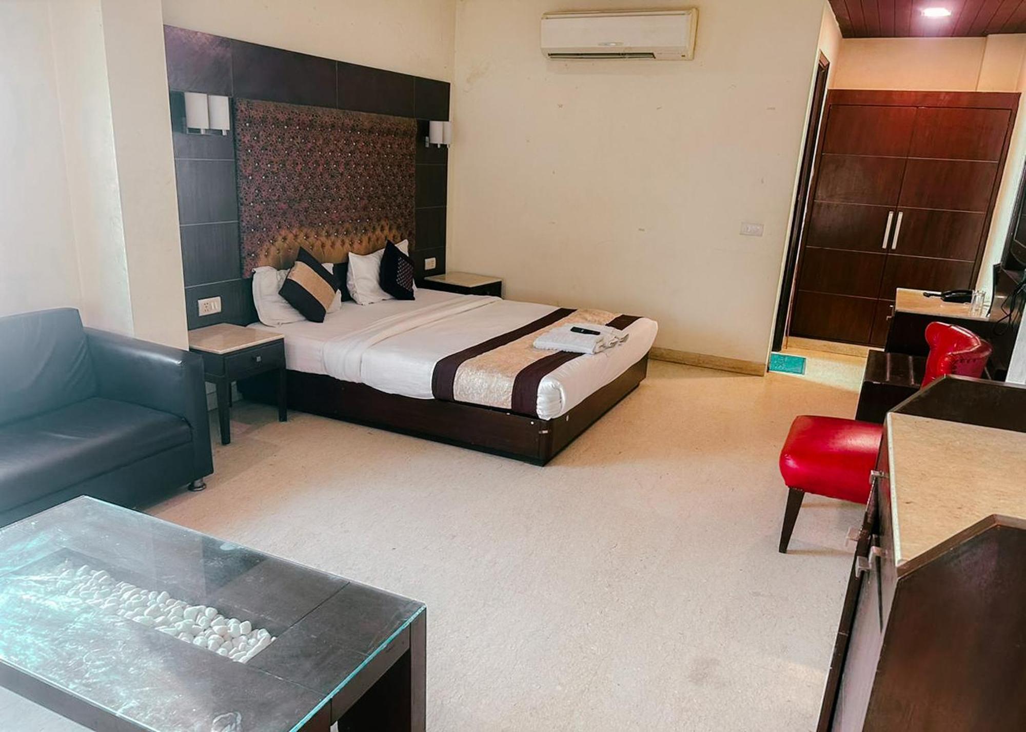 The Metropolis Guest House Near Rk Ashram Metro Station ニューデリー エクステリア 写真
