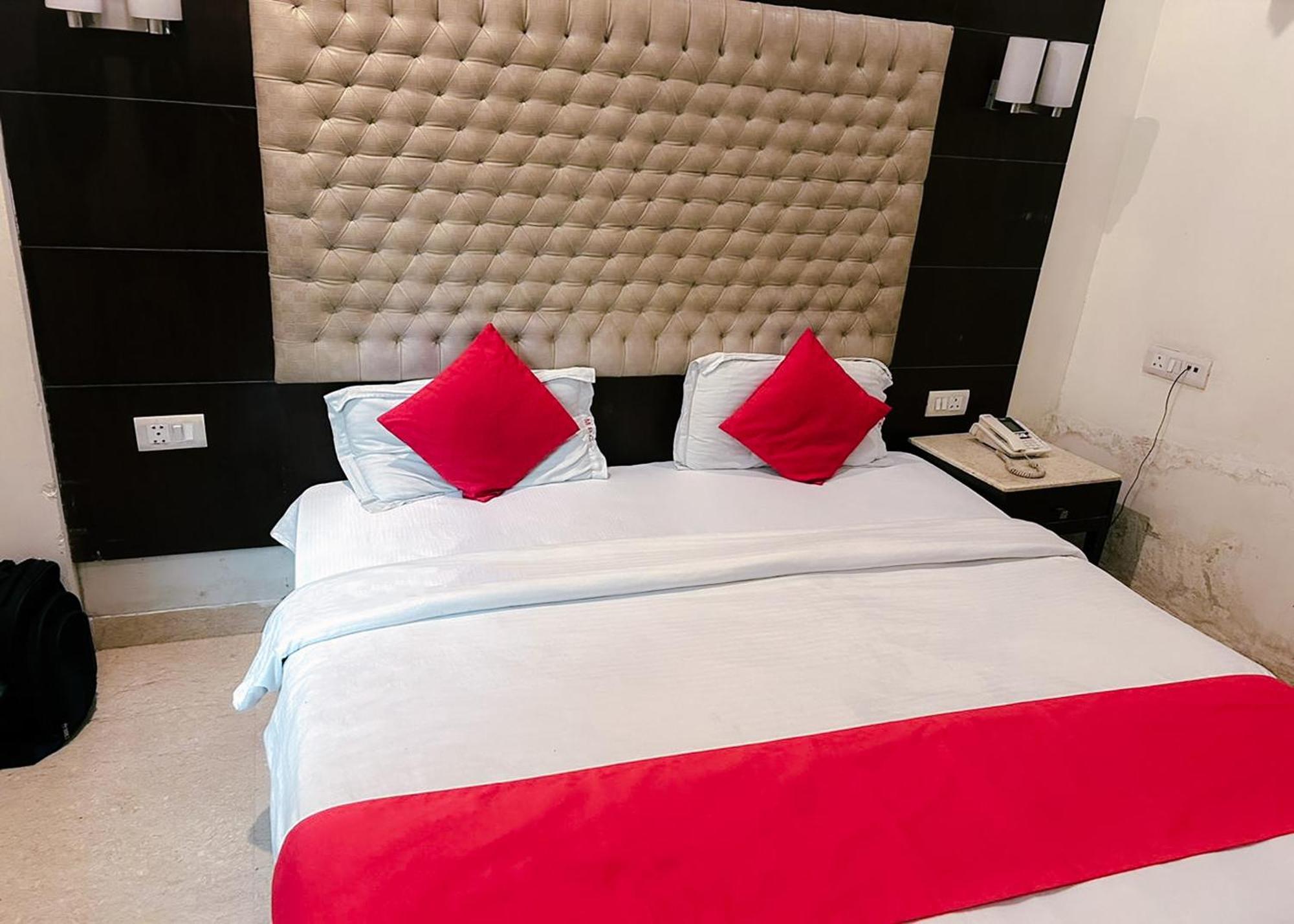 The Metropolis Guest House Near Rk Ashram Metro Station ニューデリー エクステリア 写真