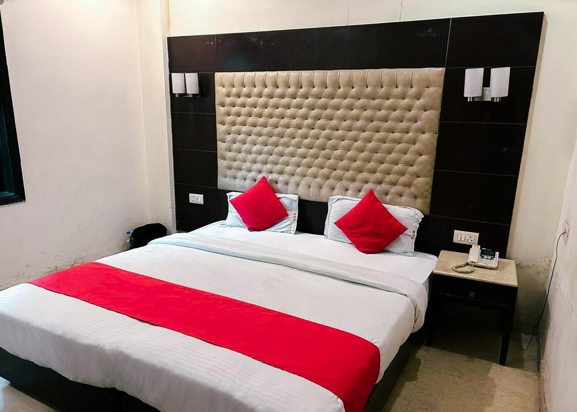 The Metropolis Guest House Near Rk Ashram Metro Station ニューデリー エクステリア 写真